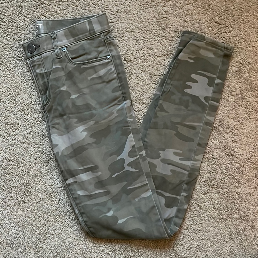 Last chance! LOFT camouflage pants